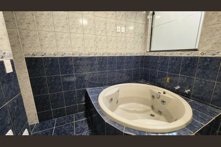 Casa à venda com 237m², 4 quartos e 6 vagasBanheiro da Suíte