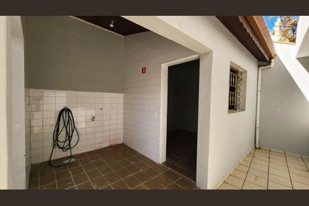 Casa à venda com 237m², 4 quartos e 6 vagasEdícula