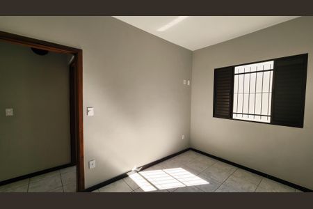 Casa à venda com 237m², 4 quartos e 6 vagasQuarto 2