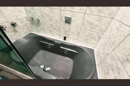 Casa à venda com 237m², 4 quartos e 6 vagasBanheiro