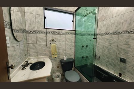 Casa à venda com 237m², 4 quartos e 6 vagasBanheiro