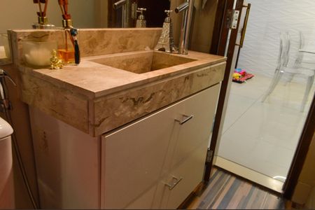 Apartamento à venda com 200m², 3 quartos e 2 vagas Apartamento à venda com 200m², 3 quartos e 2 vagasLavabo