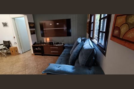 Casa à venda com 140m², 3 quartos e 2 vagas Casa à venda com 140m², 3 quartos e 2 vagasSala