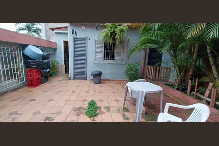 Casa à venda com 140m², 3 quartos e 2 vagas Casa à venda com 140m², 3 quartos e 2 vagasQuintal