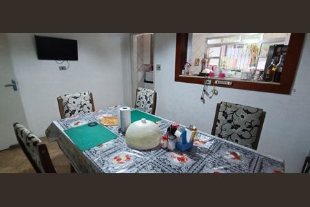 Casa à venda com 140m², 3 quartos e 2 vagas Casa à venda com 140m², 3 quartos e 2 vagasCopa