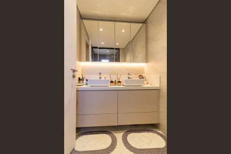 Apartamento à venda com 155m², 3 quartos e 3 vagasBanheiro da Suíte 1