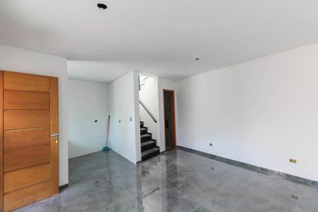 Casa à venda com 70m², 2 quartos e 2 vagas Casa à venda com 70m², 2 quartos e 2 vagasSala