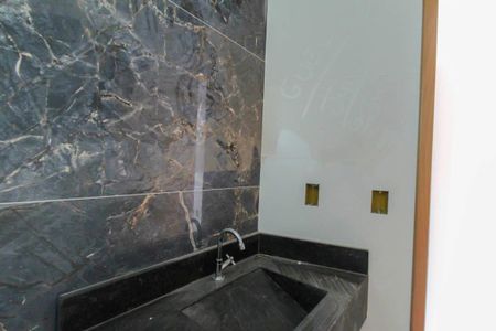 Casa à venda com 70m², 2 quartos e 2 vagas Casa à venda com 70m², 2 quartos e 2 vagasBanheiro da Suíte 2