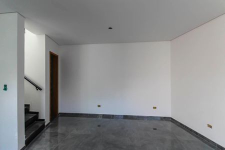 Casa à venda com 70m², 2 quartos e 2 vagas Casa à venda com 70m², 2 quartos e 2 vagasSala
