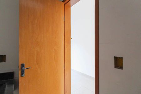 Casa à venda com 70m², 2 quartos e 2 vagas Casa à venda com 70m², 2 quartos e 2 vagasBanheiro da Suíte 1