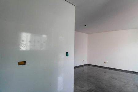 Casa à venda com 70m², 2 quartos e 2 vagas Casa à venda com 70m², 2 quartos e 2 vagasCozinha