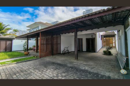 Casa de condomínio à venda com 400m², 4 quartos e 6 vagasGaragem