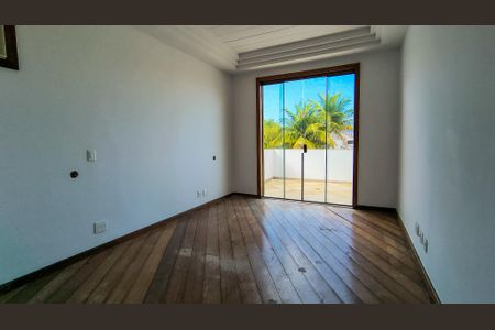 Casa de condomínio à venda com 400m², 4 quartos e 6 vagasSuíte 1