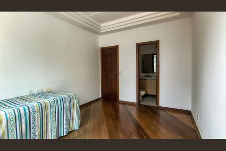 Casa de condomínio à venda com 400m², 4 quartos e 6 vagasSuíte 4