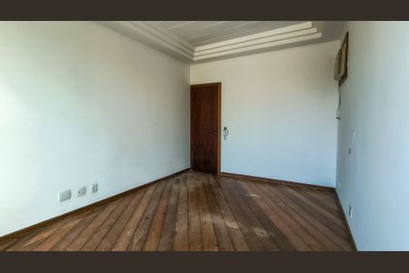 Casa de condomínio à venda com 400m², 4 quartos e 6 vagasSuíte 1