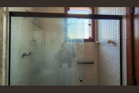 Casa de condomínio à venda com 400m², 4 quartos e 6 vagasBanheiro da Suíte 4