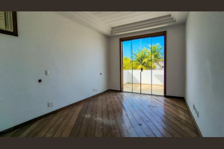 Casa de condomínio à venda com 400m², 4 quartos e 6 vagasSuíte 1