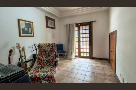 Casa de condomínio à venda com 400m², 4 quartos e 6 vagasQuarto