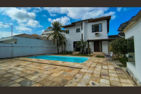 Casa de condomínio à venda com 400m², 4 quartos e 6 vagasÁrea comum - Piscina