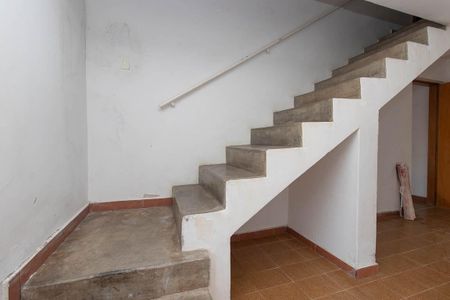 Casa à venda com 214m², 5 quartos e 3 vagasEscada