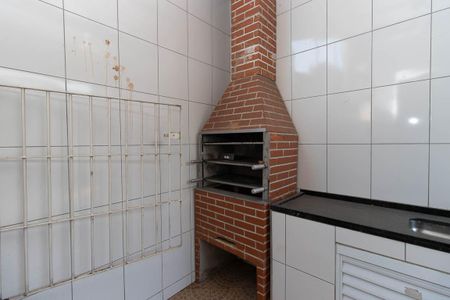Casa à venda com 214m², 5 quartos e 3 vagasChurrasqueira