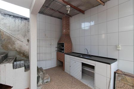 Casa à venda com 214m², 5 quartos e 3 vagasChurrasqueira