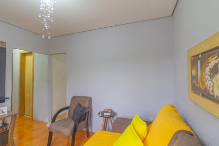 Casa à venda com 190m², 5 quartos e 2 vagas Casa à venda com 190m², 5 quartos e 2 vagasSala Casa 2