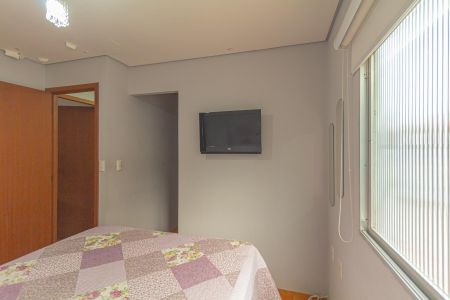 Casa à venda com 190m², 5 quartos e 2 vagas Casa à venda com 190m², 5 quartos e 2 vagasQuarto 2 Casa 2