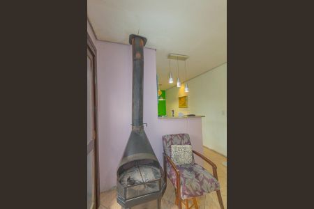 Casa à venda com 190m², 5 quartos e 2 vagas Casa à venda com 190m², 5 quartos e 2 vagasSala