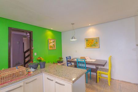 Casa à venda com 190m², 5 quartos e 2 vagas Casa à venda com 190m², 5 quartos e 2 vagasCozinha