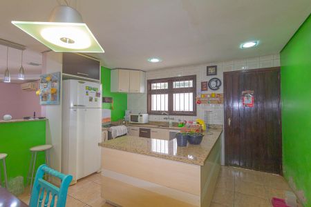 Casa à venda com 190m², 5 quartos e 2 vagas Casa à venda com 190m², 5 quartos e 2 vagasCozinha