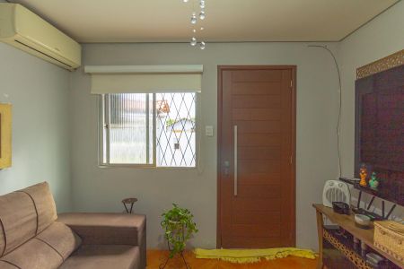 Casa à venda com 190m², 5 quartos e 2 vagas Casa à venda com 190m², 5 quartos e 2 vagasSala Casa 2