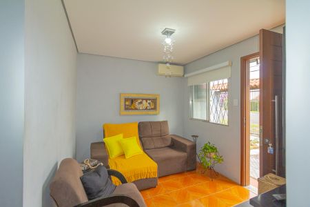 Casa à venda com 190m², 5 quartos e 2 vagas Casa à venda com 190m², 5 quartos e 2 vagasSala Casa 2