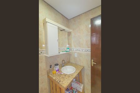 Casa à venda com 190m², 5 quartos e 2 vagas Casa à venda com 190m², 5 quartos e 2 vagasBanheiro Social