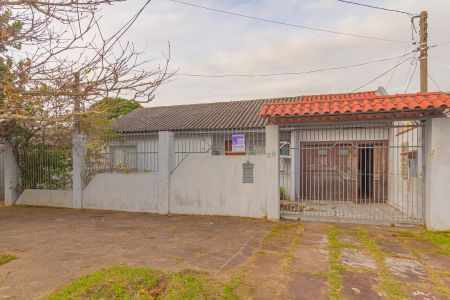 Casa à venda com 190m², 5 quartos e 2 vagas Casa à venda com 190m², 5 quartos e 2 vagasFachada