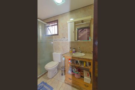 Casa à venda com 190m², 5 quartos e 2 vagas Casa à venda com 190m², 5 quartos e 2 vagasBanheiro Social