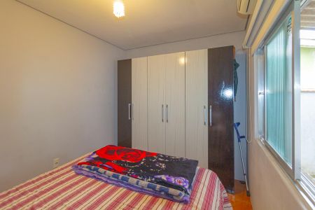 Casa à venda com 190m², 5 quartos e 2 vagas Casa à venda com 190m², 5 quartos e 2 vagasQuarto 1 Casa 2