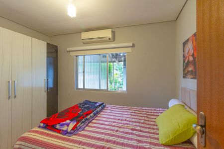 Casa à venda com 190m², 5 quartos e 2 vagas Casa à venda com 190m², 5 quartos e 2 vagasQuarto 1 Casa 2