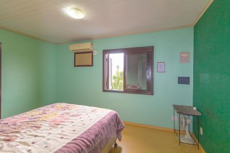 Casa à venda com 190m², 5 quartos e 2 vagas Casa à venda com 190m², 5 quartos e 2 vagasSuíte