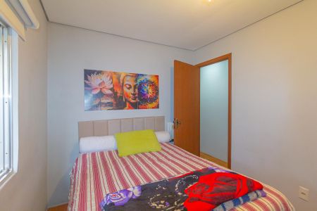 Casa à venda com 190m², 5 quartos e 2 vagas Casa à venda com 190m², 5 quartos e 2 vagasQuarto 1 Casa 2