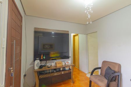 Casa à venda com 190m², 5 quartos e 2 vagas Casa à venda com 190m², 5 quartos e 2 vagasSala Casa 2