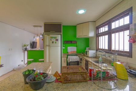 Casa à venda com 190m², 5 quartos e 2 vagas Casa à venda com 190m², 5 quartos e 2 vagasCozinha