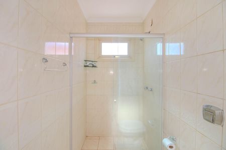 Casa à venda com 173m², 2 quartos e 3 vagasBanheiro da Suíte 1