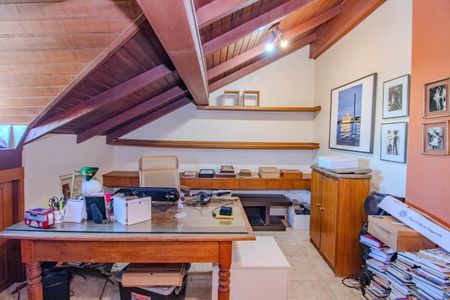 Casa à venda com 173m², 2 quartos e 3 vagasSótão