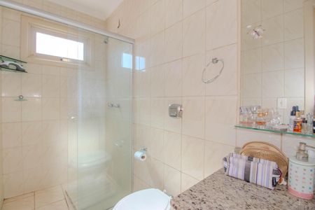 Casa à venda com 173m², 2 quartos e 3 vagasBanheiro da Suíte 1