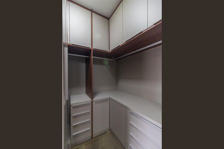 Casa à venda com 354m², 3 quartos e 3 vagas Casa à venda com 354m², 3 quartos e 3 vagasSuíte