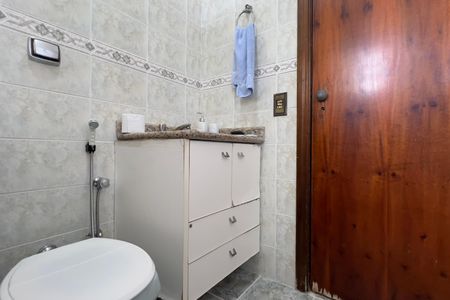 Casa à venda com 133m², 3 quartos e 2 vagas Casa à venda com 133m², 3 quartos e 2 vagasBanheiro Social