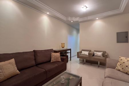 Casa à venda com 133m², 3 quartos e 2 vagas Casa à venda com 133m², 3 quartos e 2 vagasSala