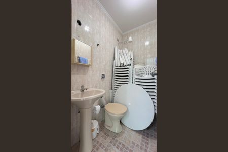 Casa à venda com 133m², 3 quartos e 2 vagas Casa à venda com 133m², 3 quartos e 2 vagasBanheiro de Serviço