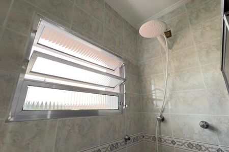 Casa à venda com 133m², 3 quartos e 2 vagas Casa à venda com 133m², 3 quartos e 2 vagasBanheiro Social